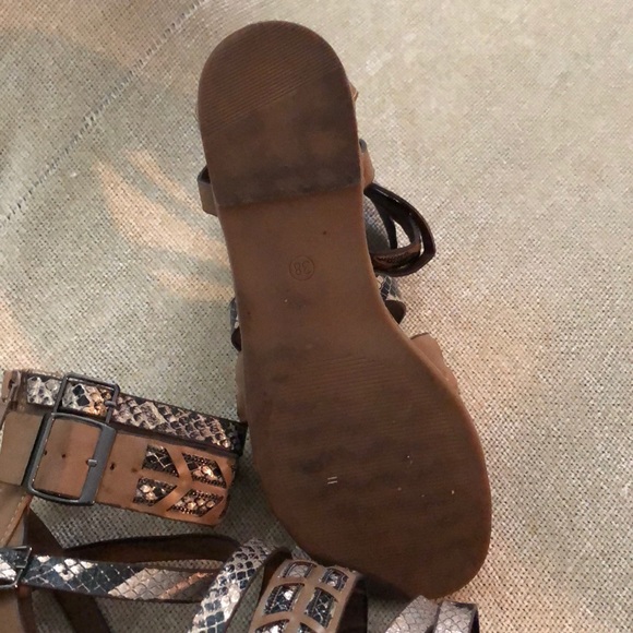 Sandals - Picture 4 of 4